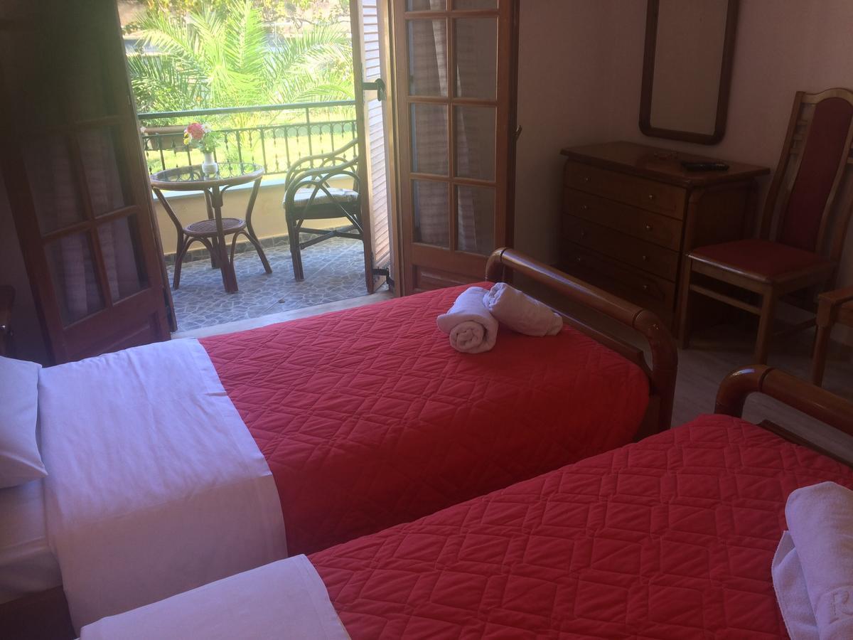 Regina Nina Hotel Vasilátika Екстериор снимка