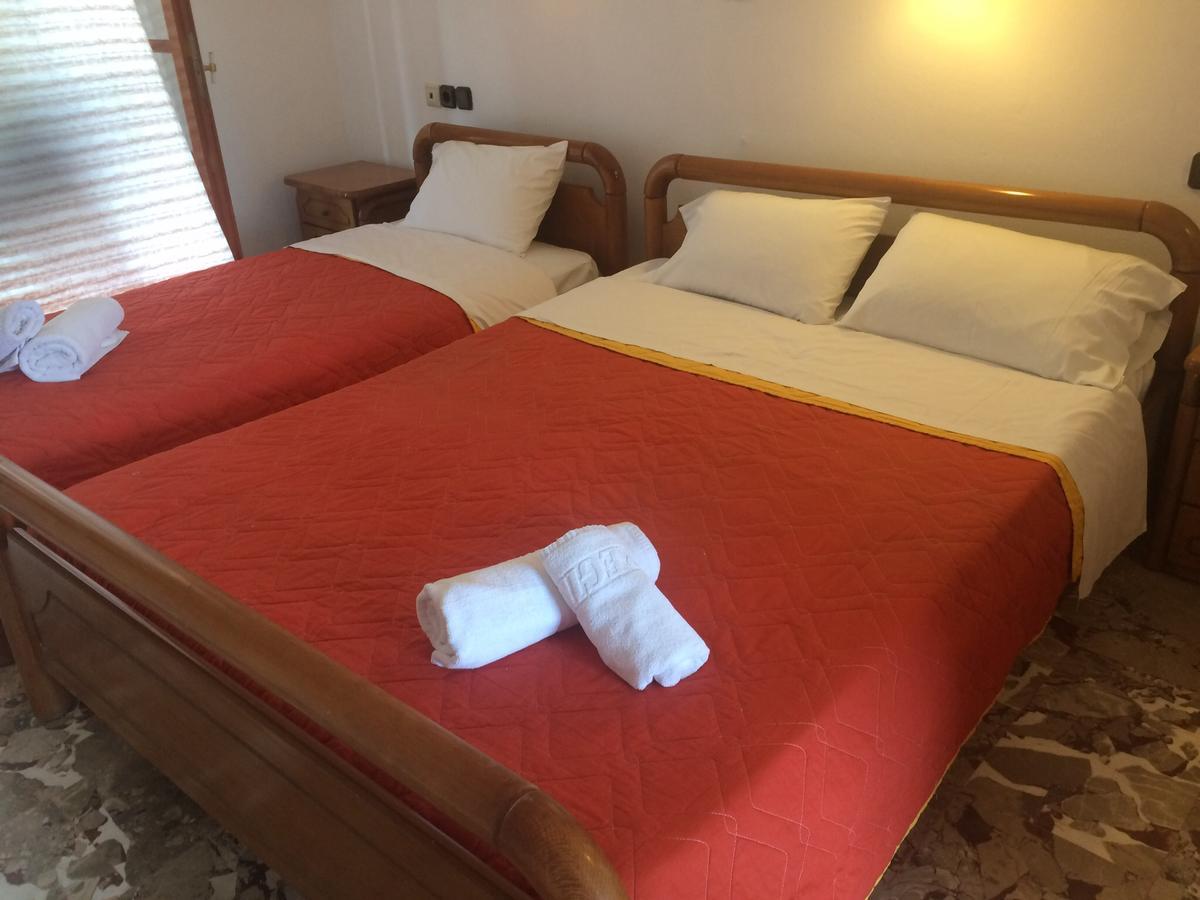 Regina Nina Hotel Vasilátika Екстериор снимка